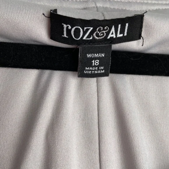 Dressbarn Roz & Ali Dress Gray with Sparkle - Picture 4 of 6